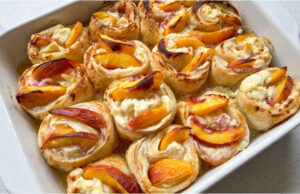 Nectarine and Quark Swirls: Delicate Puff Pastry Dessert Nectarine and quark swirls – delicate puff pastry without rising