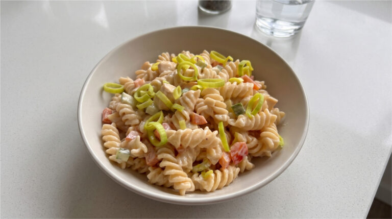 Pasta Salad with Chicken: Hearty Lunch with Creamy Dressing in 20 Minutes