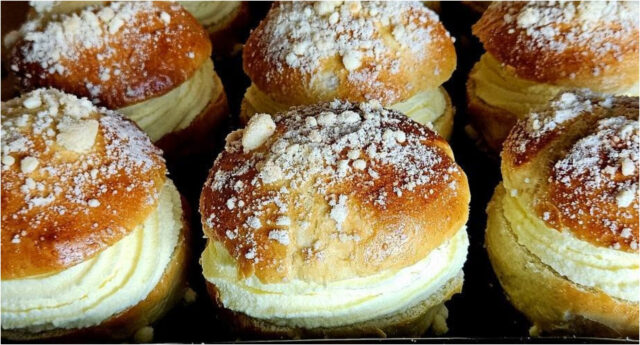 prague-kolaches-111 Prague kolaches with vanilla cream and streusel