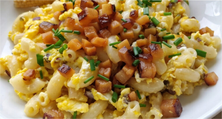 Lightning-fast Pasta Skillet with Bacon: Hearty One-Pan Egg Dinner