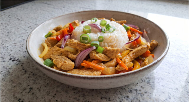 quick-pork-stir-fry-juicy-lunch-with-vegetables-and-fluffy-rice-516 Quick pork stir-fry with vegetables and fluffy rice