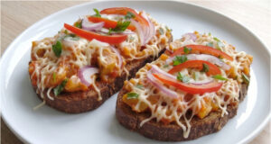 Spicy Pork Strips Mix for Toast: Quick and Delicious Dinner Spicy mix for toast with pork strips – ajvar gives it a rich and slightly smoky flavor