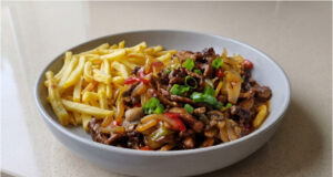Pork Stir-Fry with Fries: Juicy Meat, Crunchy Vegetables, and Easy Preparation Tip for the weekend: Pork stir-fry with fries that tastes like from a real restaurant